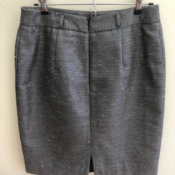 Silver metallic lined size 6 pencil skirt - Picture 2 of 6